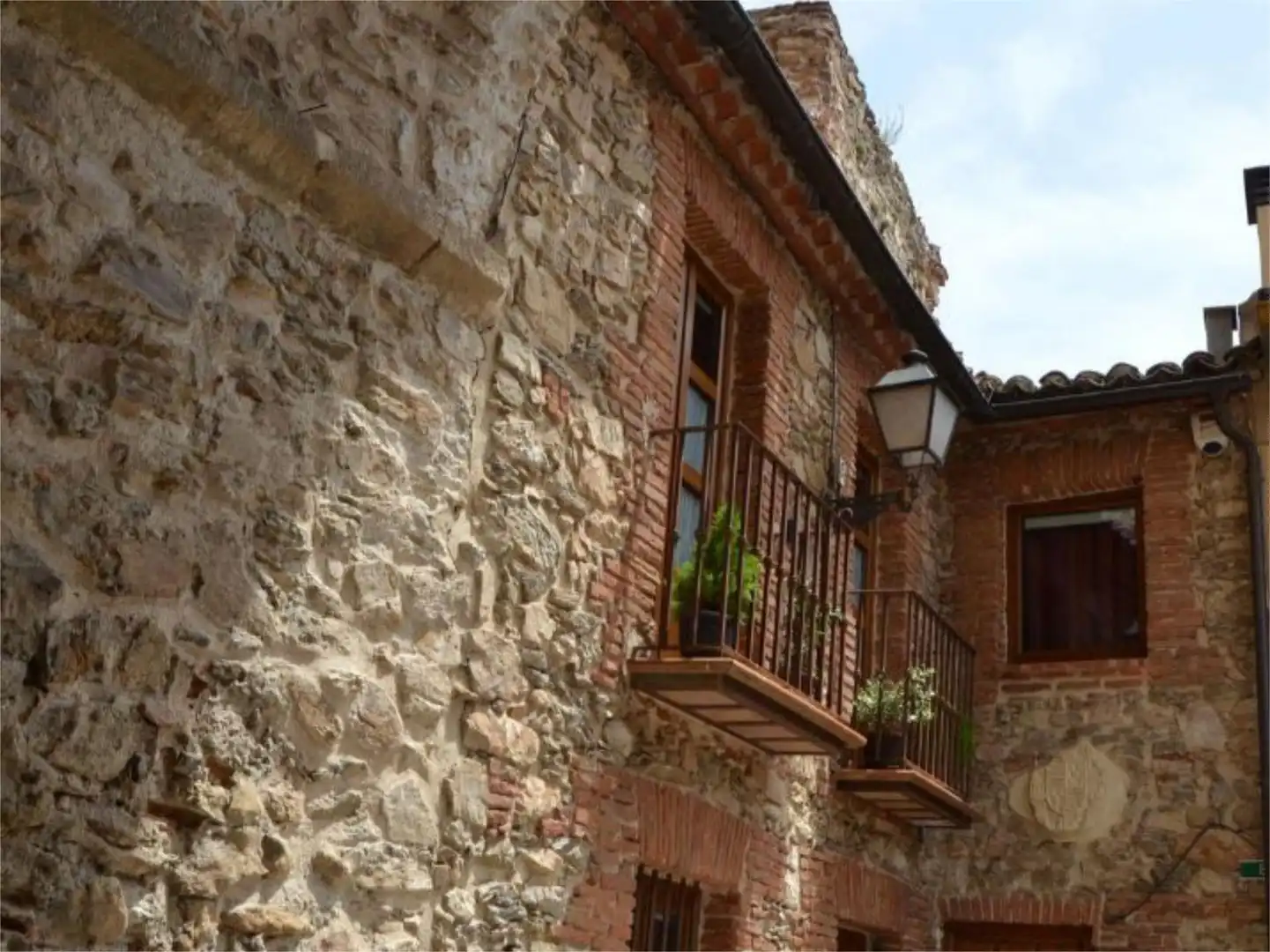 Exterior view of Detached homes for sale in Buitrago del Lozoya  with Air Conditioner, Heating and Terrace