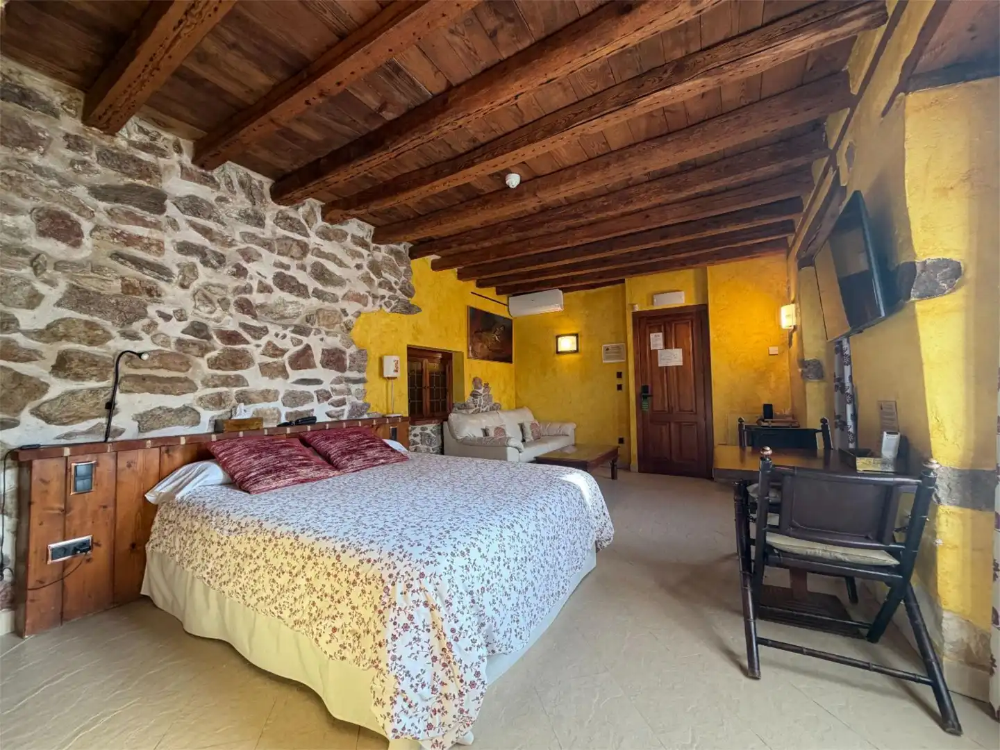 Bedroom of Detached homes for sale in Buitrago del Lozoya  with Air Conditioner, Heating and Terrace