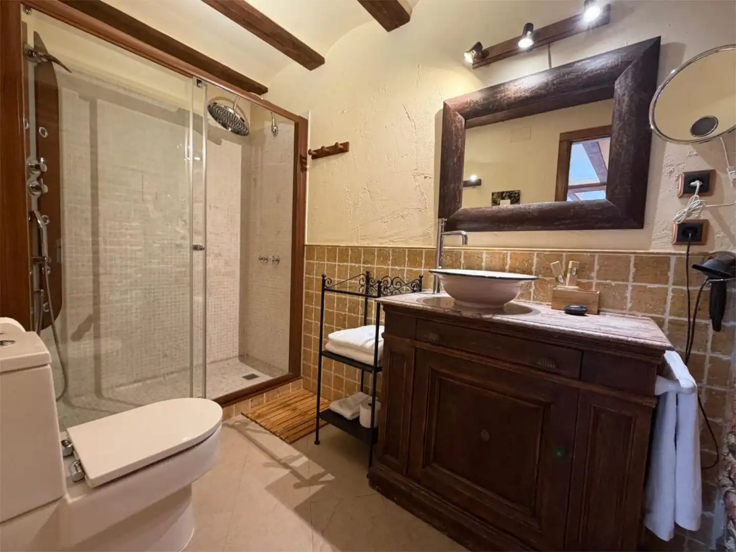 Bathroom of Detached homes for sale in Buitrago del Lozoya  with Air Conditioner, Heating and Terrace