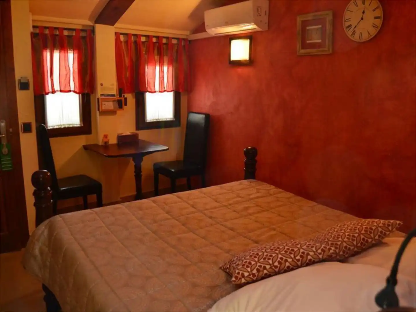 Bedroom of Detached homes for sale in Buitrago del Lozoya  with Air Conditioner, Heating and Terrace