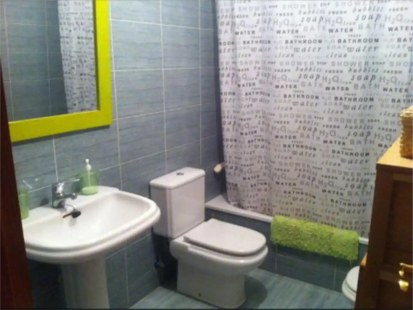 Piso en venta en Calle D. Andres Cid, 15, Monfarracinos Baño de Piso en venta en Monfarracinos con Calefacción, Jardín privado y Parquet