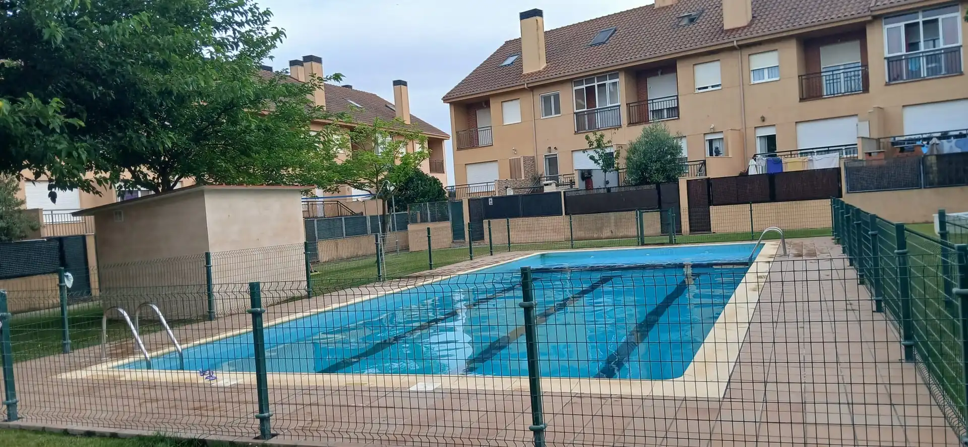 Flat for sale in Calle D. Andres Cid, 15, Monfarracinos Swimming pool of Flat for sale in Monfarracinos with Terrace, Swimming Pool and Balcony