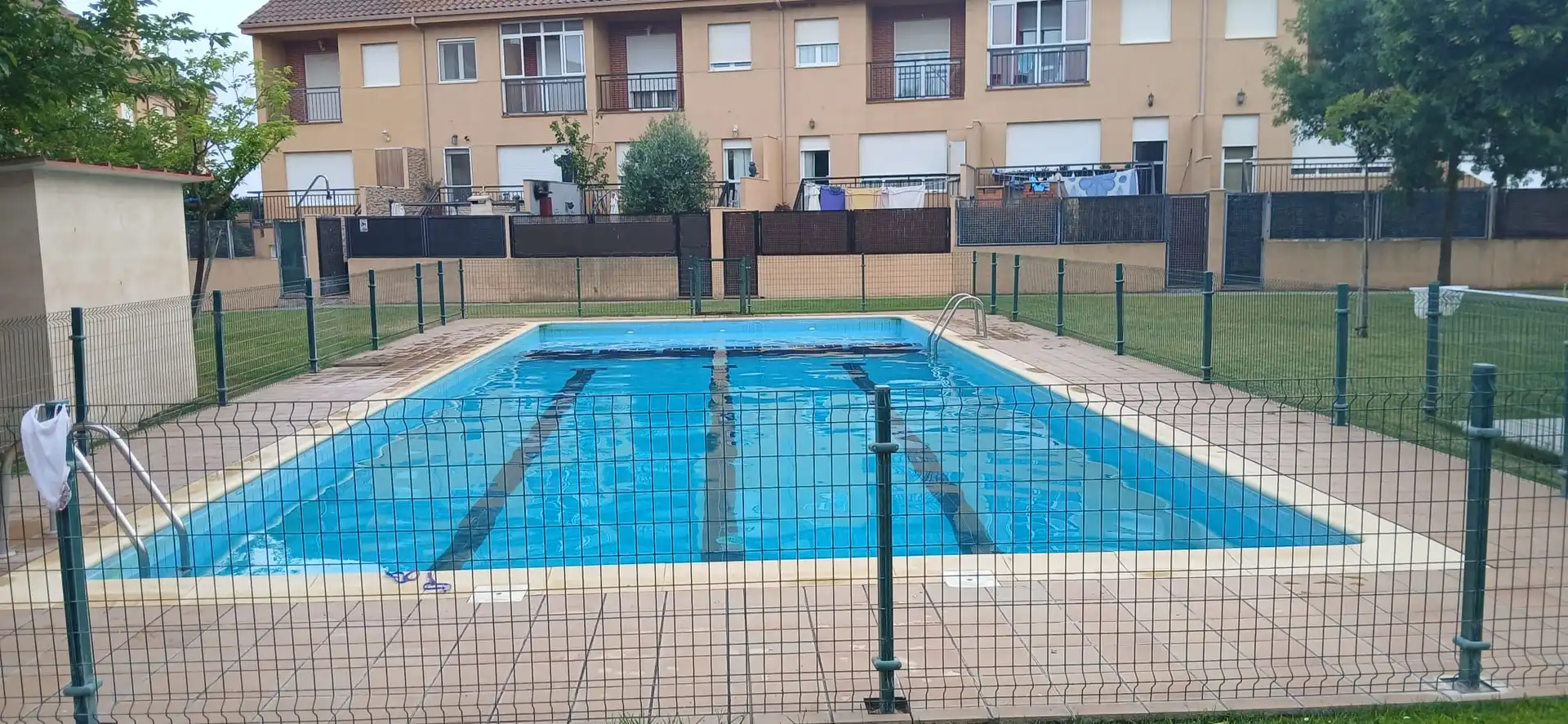Flat for sale in Calle D. Andres Cid, 15, Monfarracinos Swimming pool of Flat for sale in Monfarracinos with Terrace, Swimming Pool and Balcony