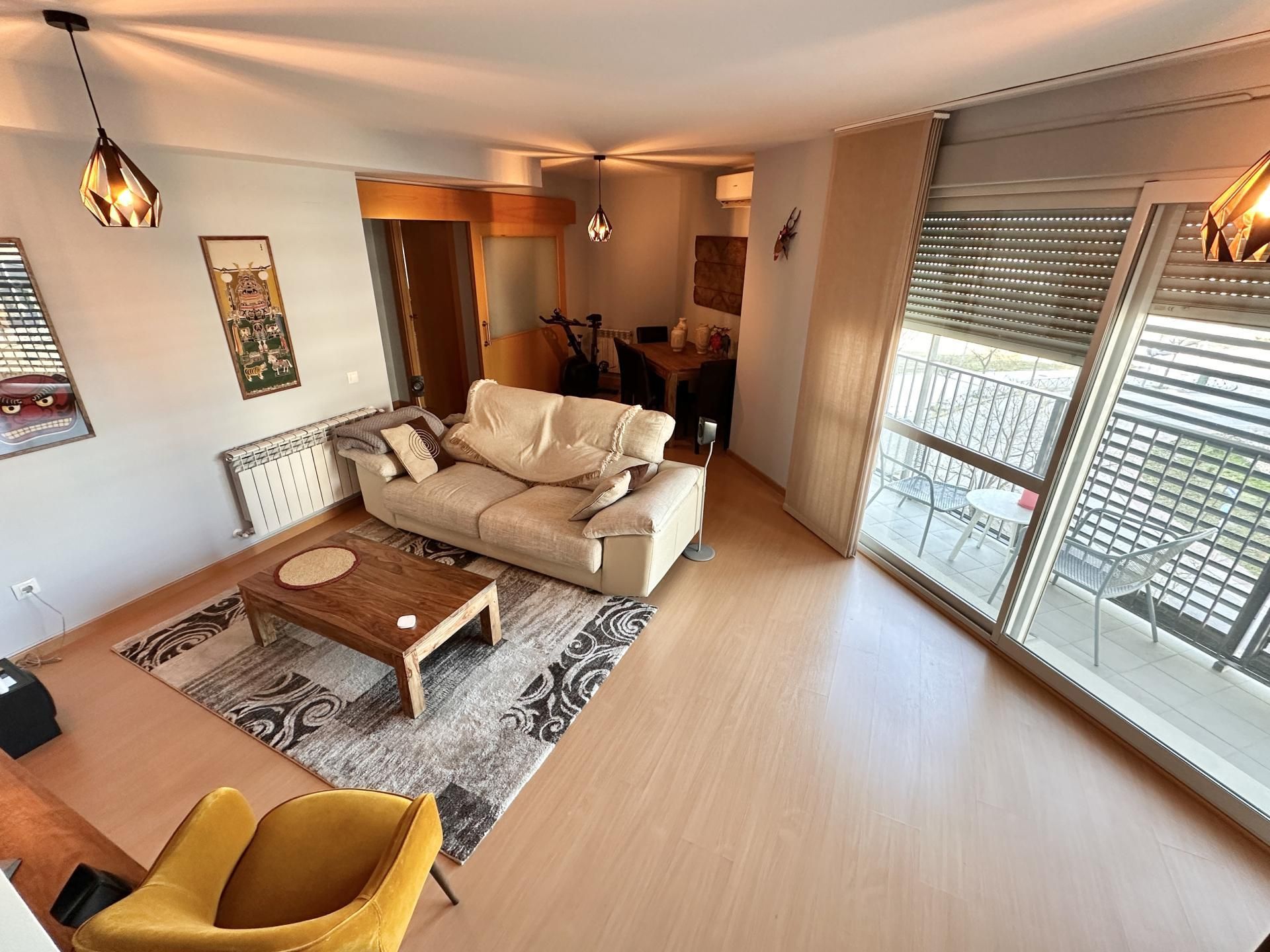 Sala d'estar de Pis en venda en Alcalá de Henares amb Aire condicionat i Terrassa