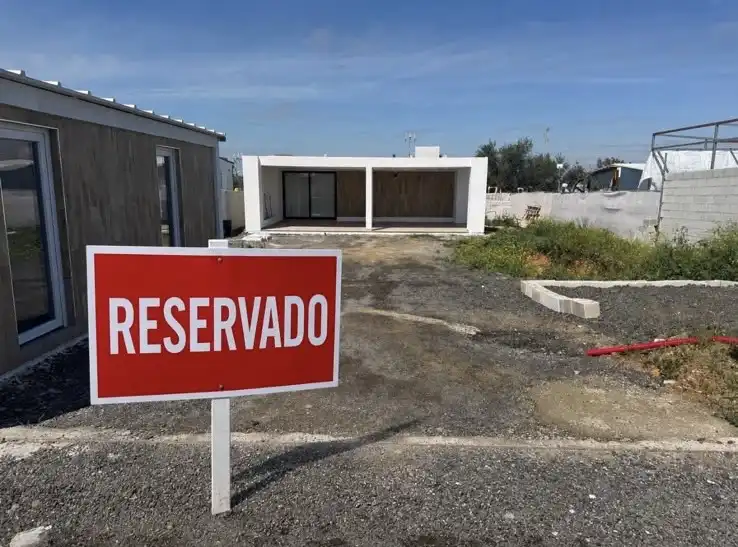 Finca rústica en venda a Avenida de Andalucia, 4, Centro - Doña Mercedes Vista exterior de Finca rústica en venda en Dos Hermanas amb Aire condicionat, Calefacció i Jardí privat