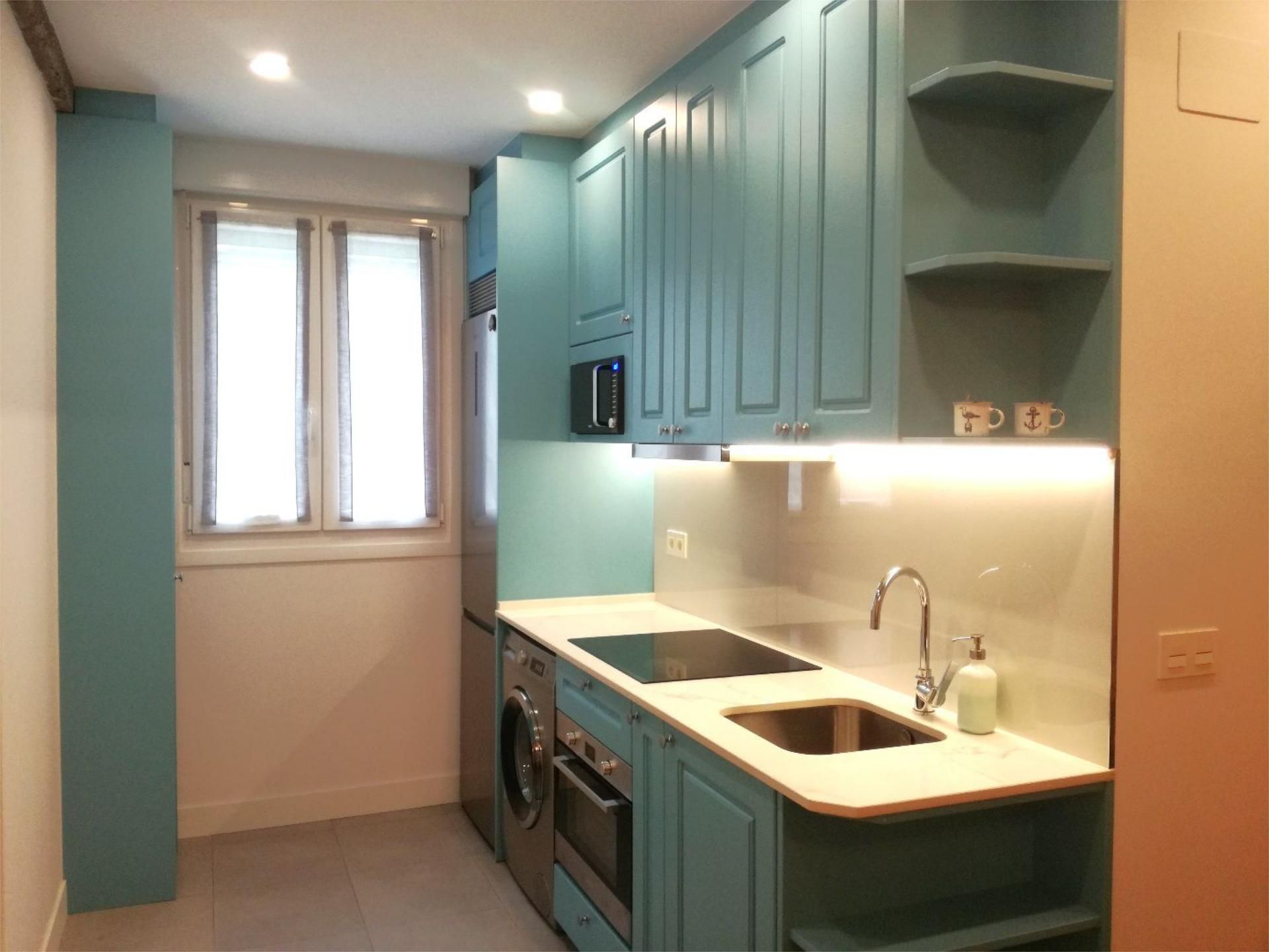 Cocina de Apartamento de alquiler en Bilbao  con Calefacción, Parquet y Amueblado