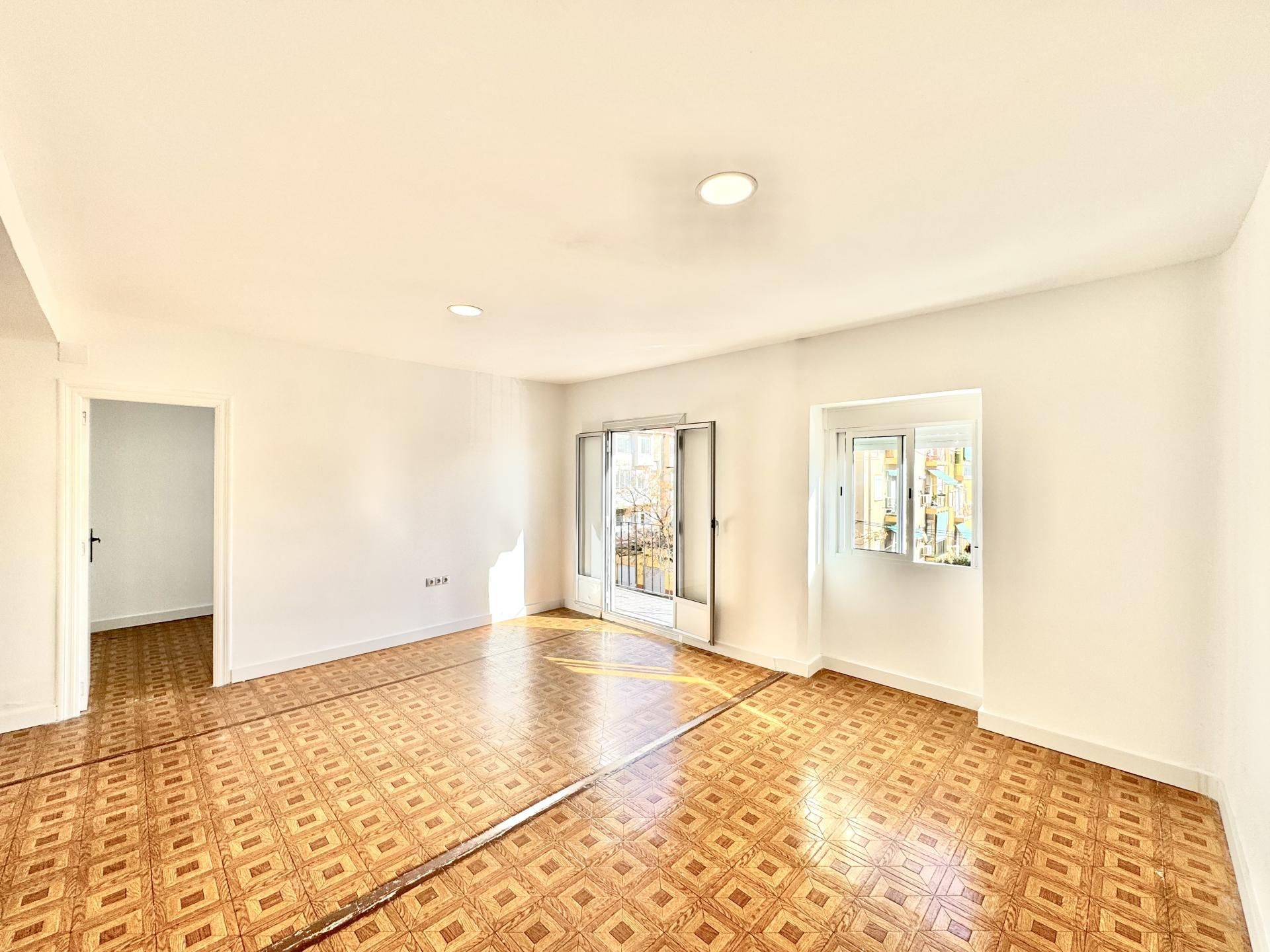 Piso de alquiler en Alicante / Alacant con Balcón