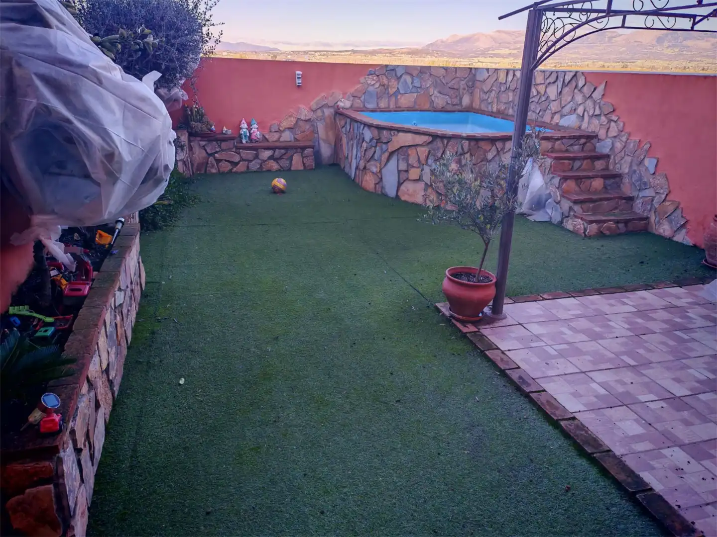 Casa adosada en venda a Vial de la Vega, 226, Belicena Jardí de Casa adosada en venda en Vegas del Genil amb Terrassa, Piscina i Balcó