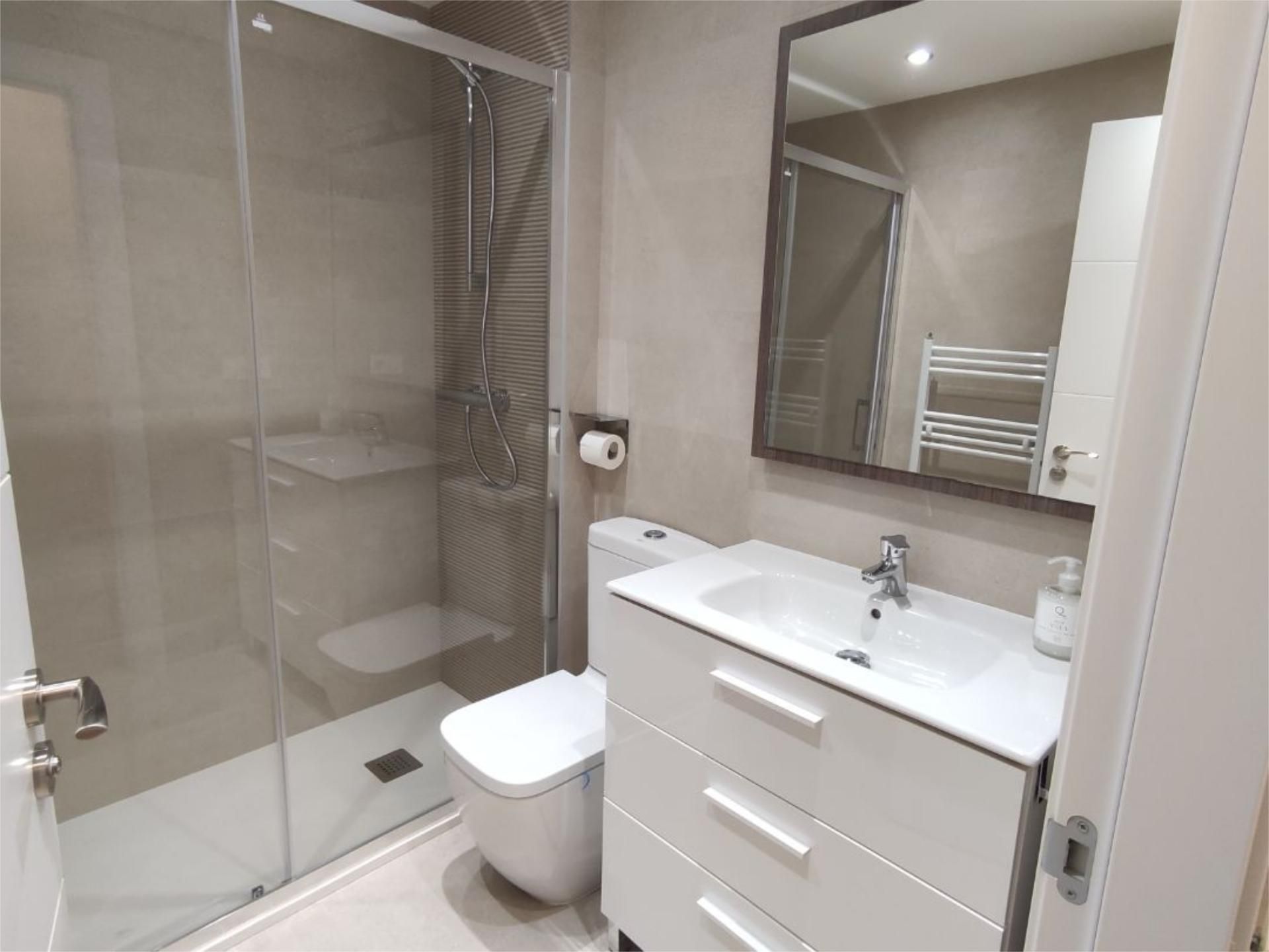 Bany de Pis de lloguer en Valladolid Capital amb Calefacció, Parquet i Terrassa