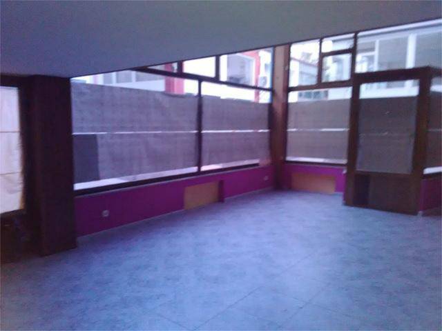 Local comercial en Alquiler en Carballo
