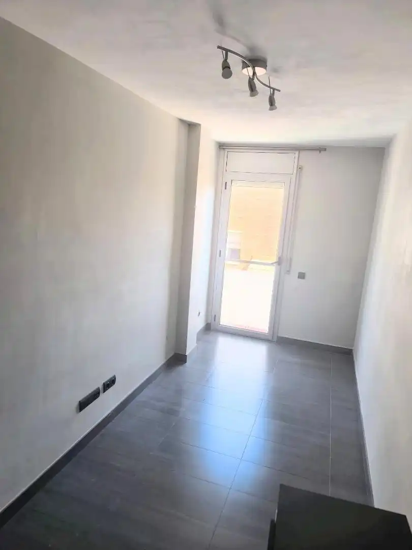 Wohnung zum Verkauf in Carrer Benviure, 22, Els Canons - Les Orioles - Can Paulet Schlafzimmer von Wohnung zum Verkauf in Sant Boi de Llobregat mit Möbliert
