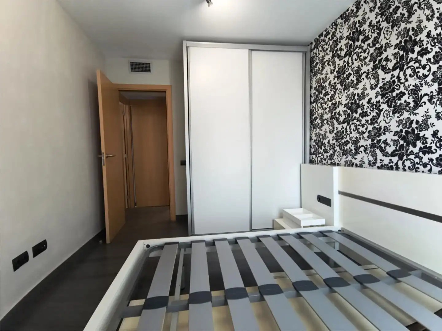 Wohnung zum Verkauf in Carrer Benviure, 22, Els Canons - Les Orioles - Can Paulet Schlafzimmer von Wohnung zum Verkauf in Sant Boi de Llobregat mit Möbliert