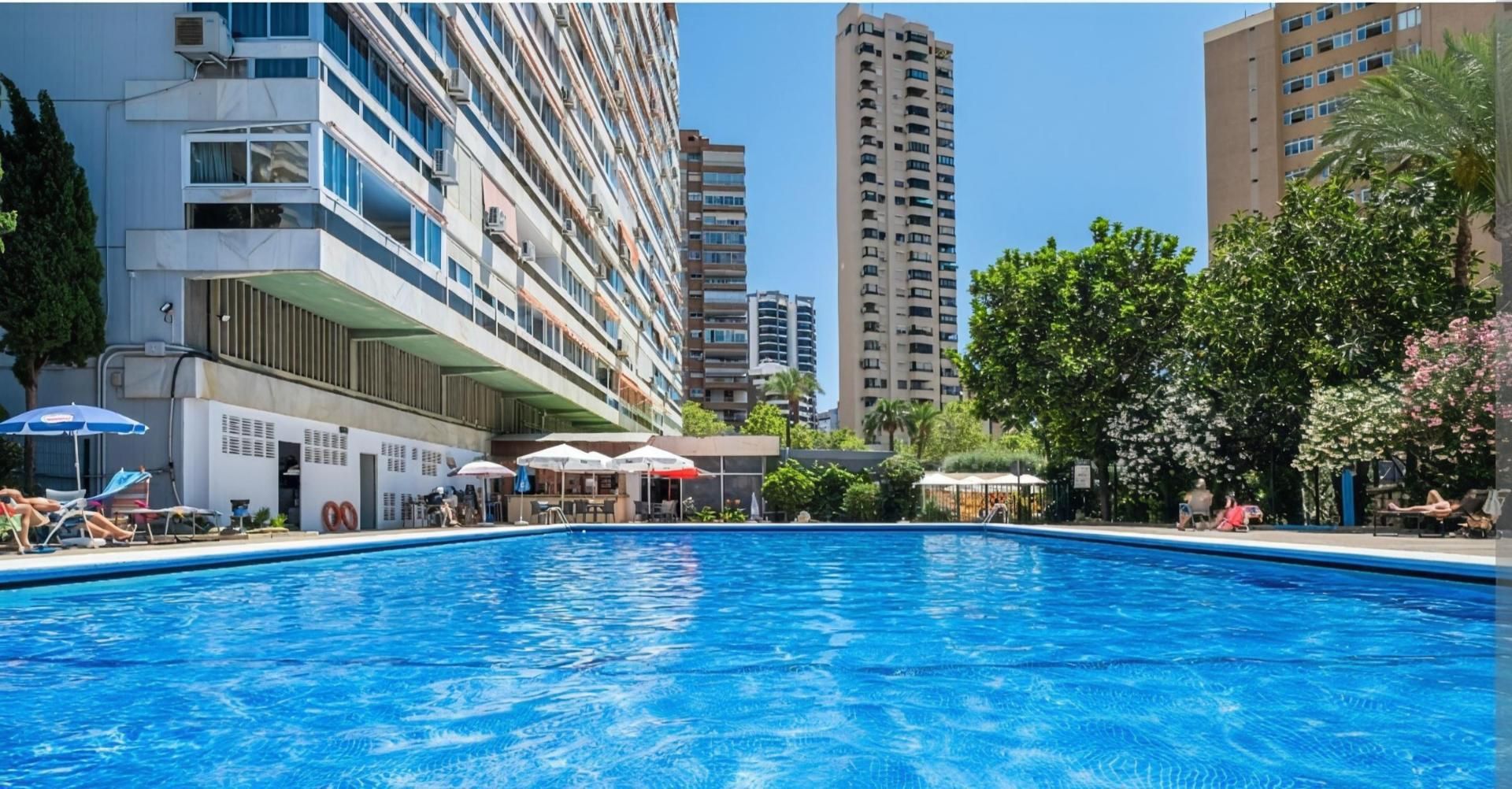 Piscina de Apartament en venda en Benidorm amb Aire condicionat, Terrassa i Piscina