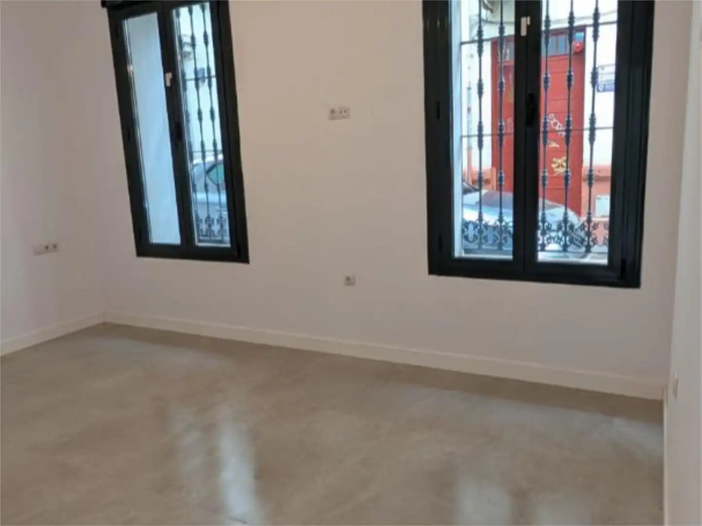 Piso en venta en Calle Niño Perdido, 6, Feria Piso en venta en Sevilla Capital con Aire acondicionado, Terraza y Piscina
