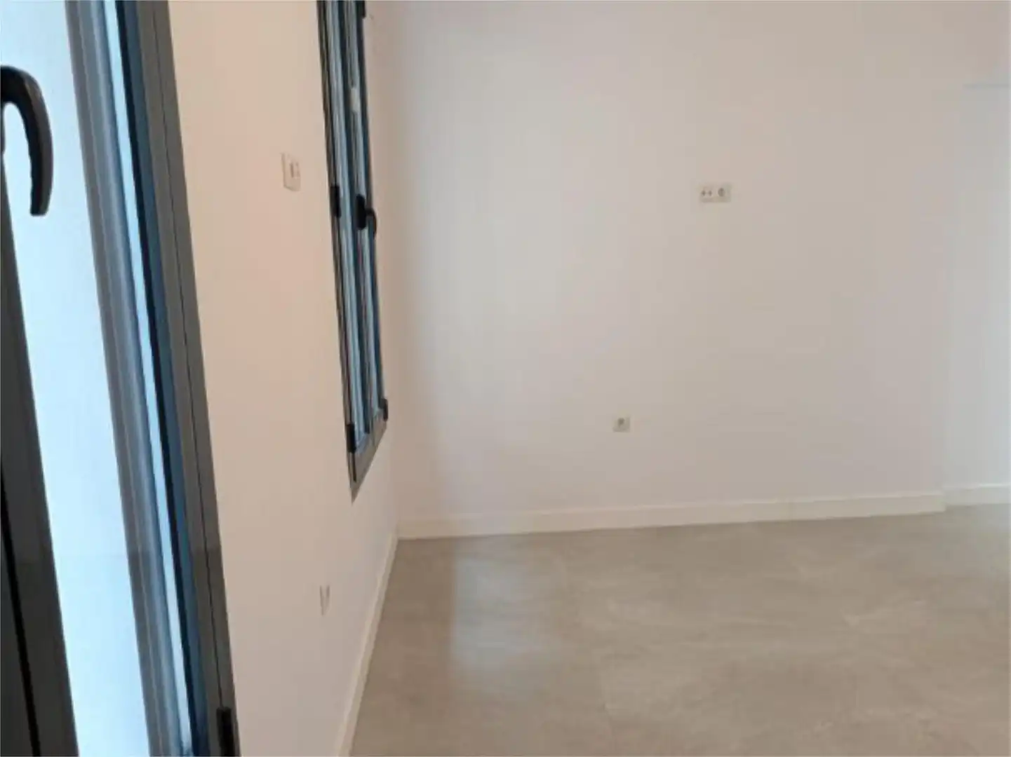 Piso en venta en Calle Niño Perdido, 6, Feria Piso en venta en Sevilla Capital con Aire acondicionado, Terraza y Piscina