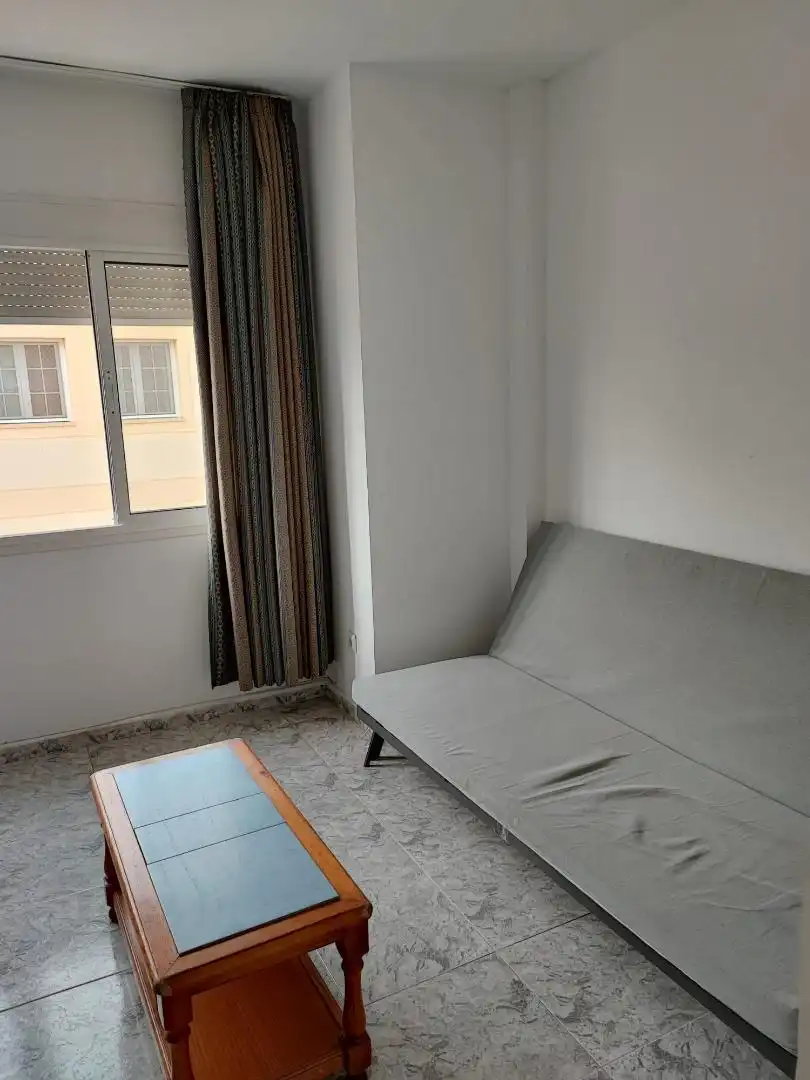Apartamento de alquiler en Calle Garcerán, 26, Parque Ayala - Jardín de la Abadía - Huelín Habitación de Apartamento de alquiler en Málaga con Amueblado, Lavadora y Microondas
