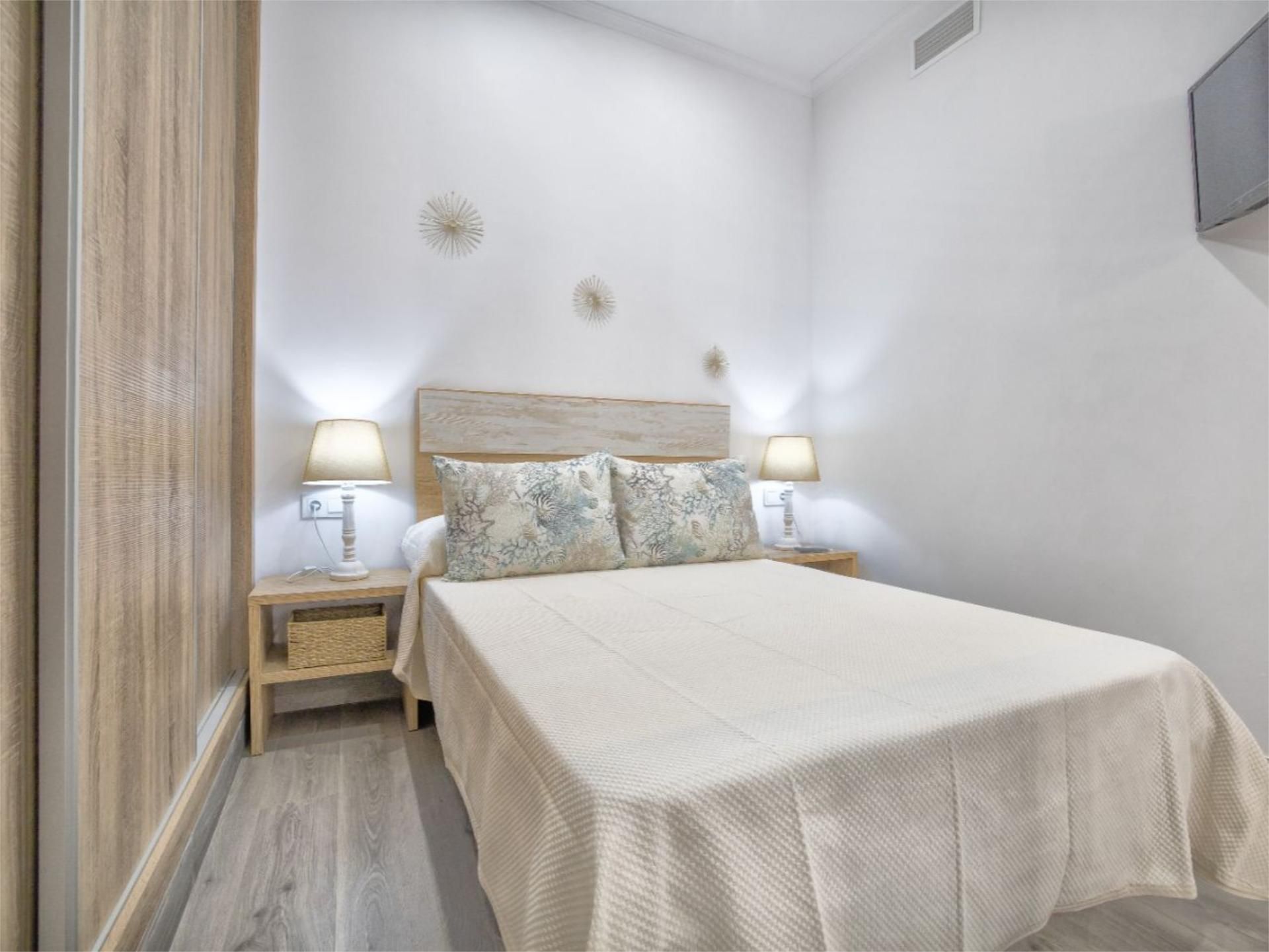 Dormitori de Estudi de lloguer en  Madrid Capital amb Aire condicionat, Calefacció i Moblat