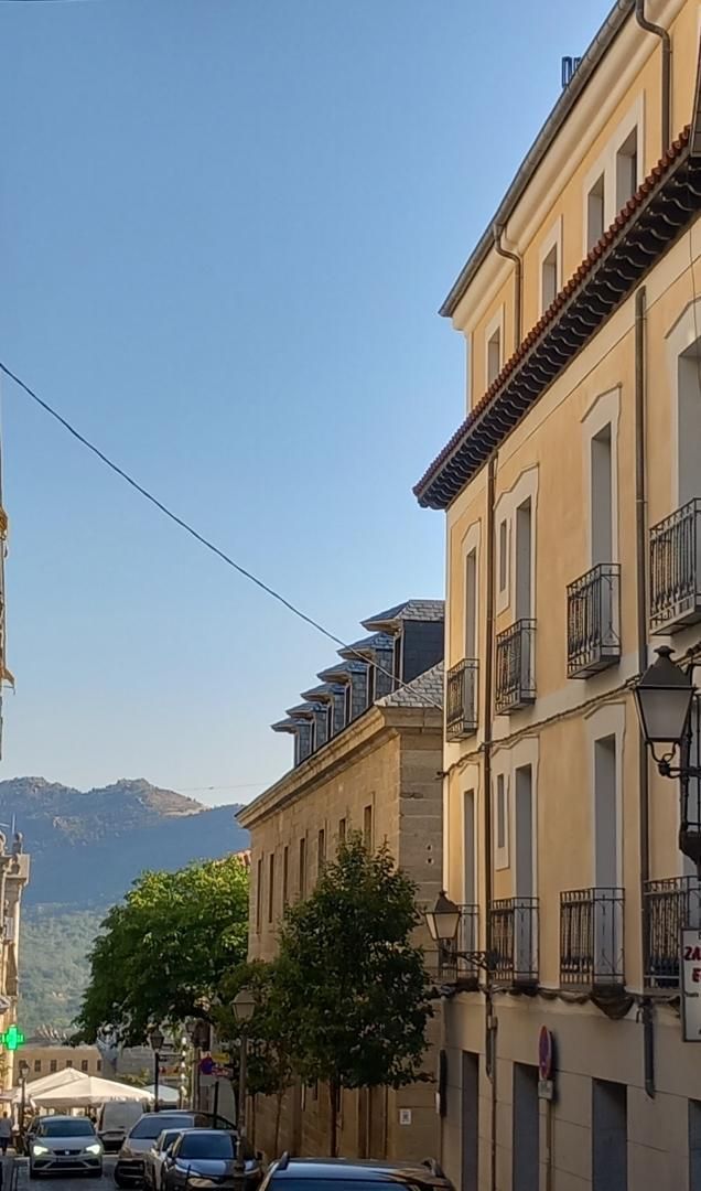 Vista exterior de Pis de lloguer en San Lorenzo de El Escorial amb Balcó