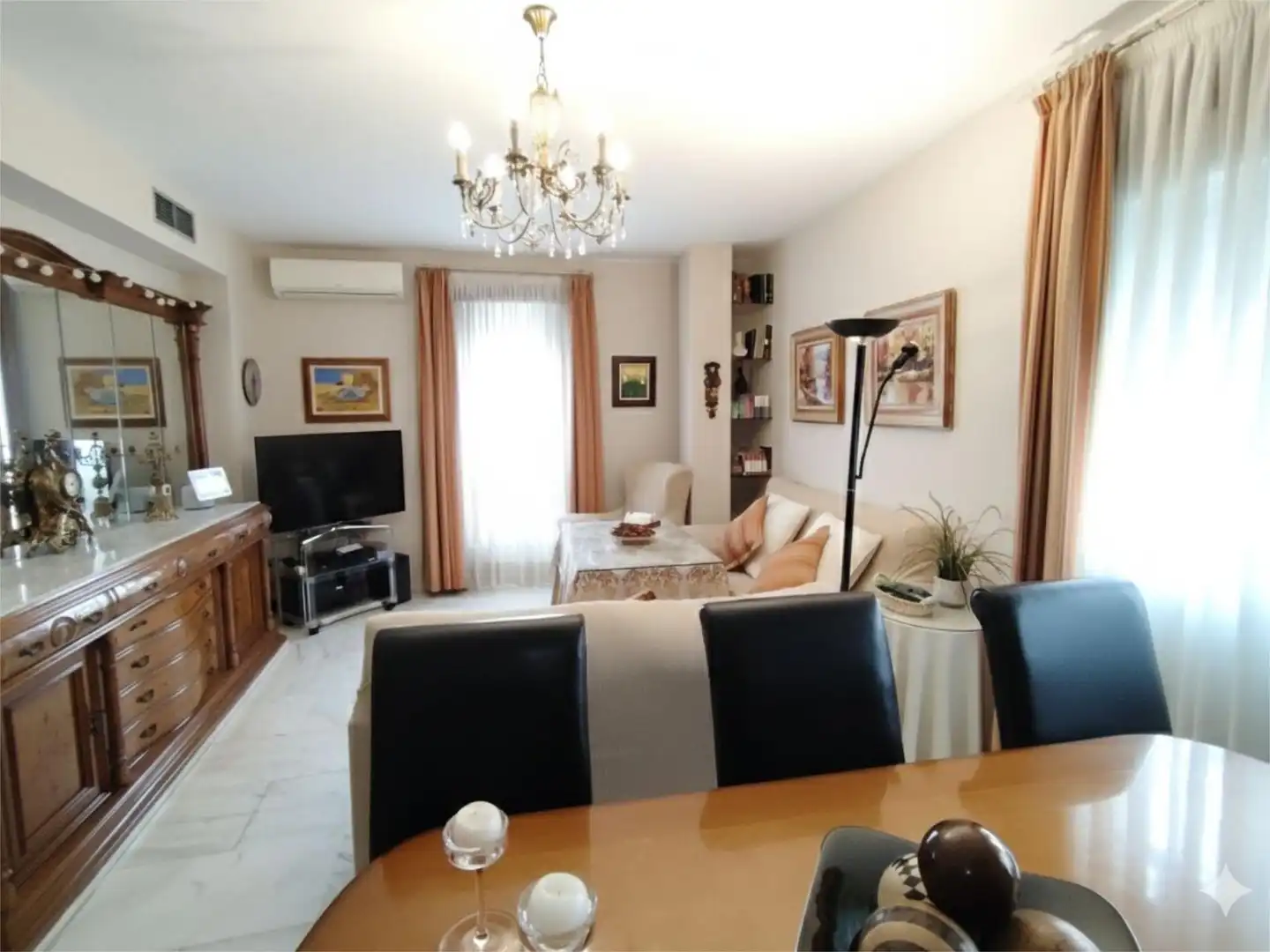 Casa adosada en venda a Calle Sagunto, 41, Sagunto - Edisol Sala d'estar de Casa adosada en venda en Córdoba amb Aire condicionat, Calefacció i Terrassa
