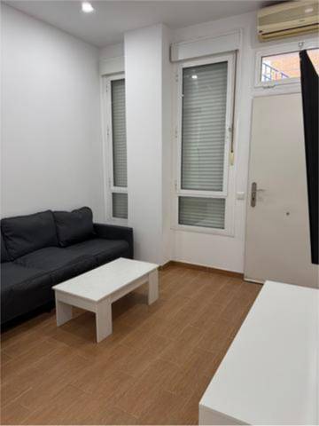 Apartamento en Alquiler en Parque Victoria Eugenia