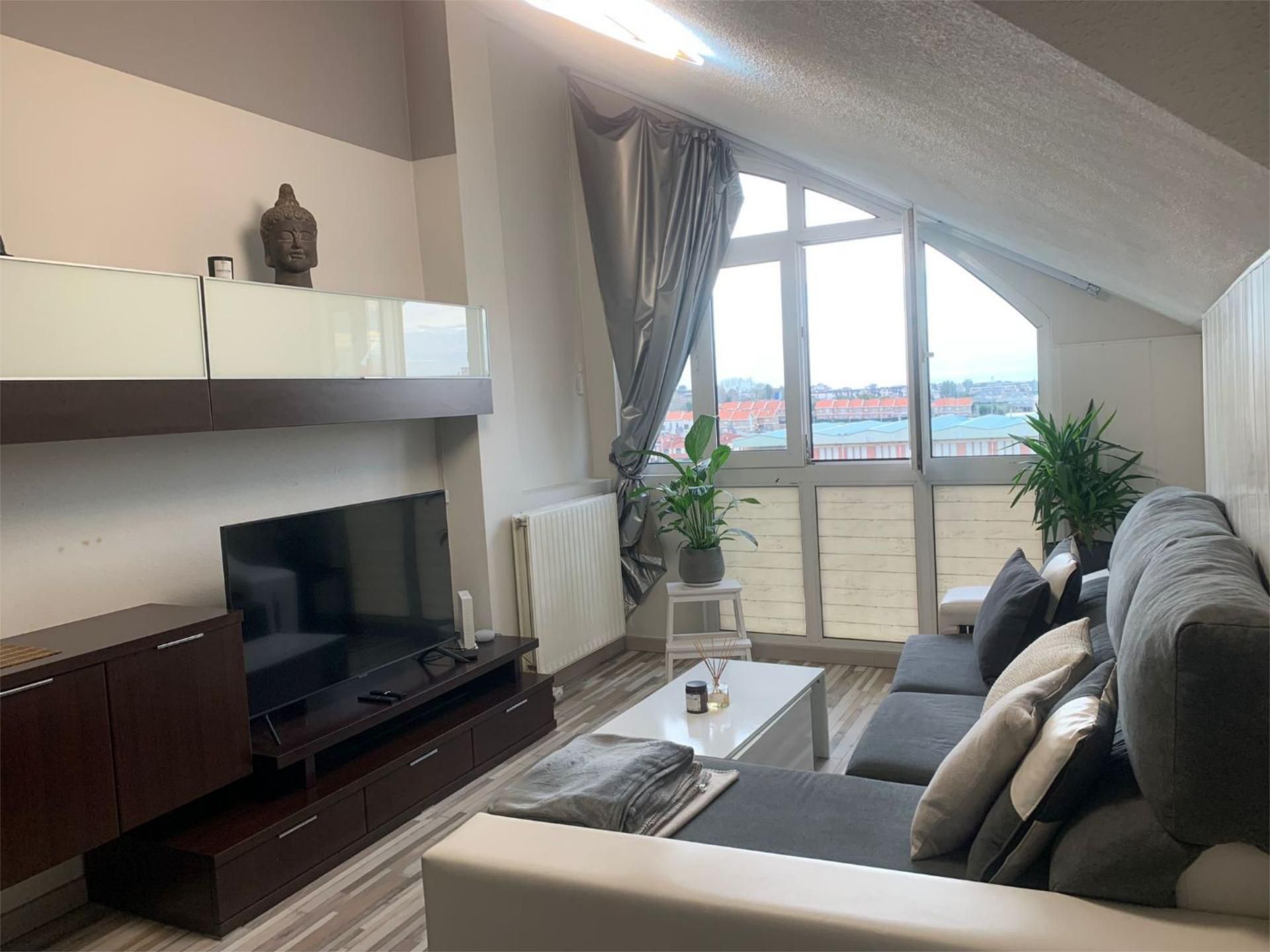 Sala de estar de Piso en venta en Santander con Calefacción, Amueblado y Parking comunitario