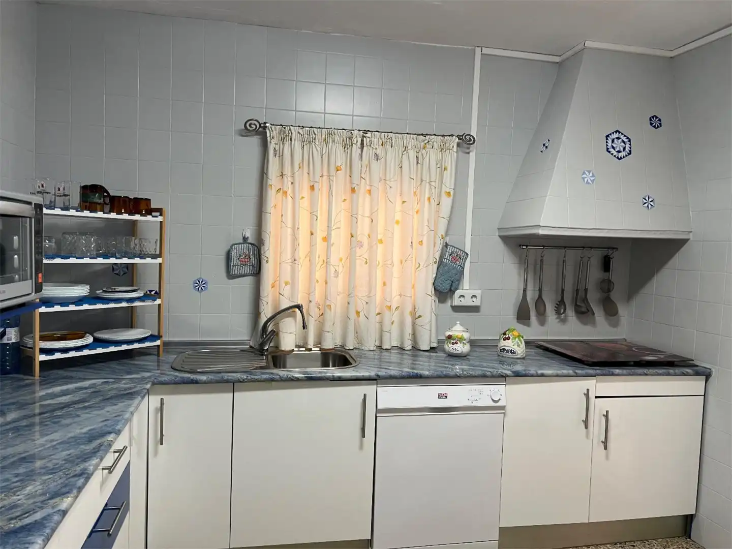 Cocina de Piso en venta en Rosal de la Frontera con Aire acondicionado, Calefacción y Amueblado