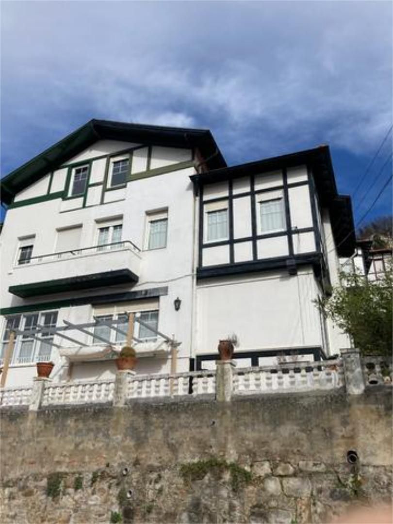 Exterior view of House or chalet for sale in Bilbao   with Heating, Private garden and Terrace
