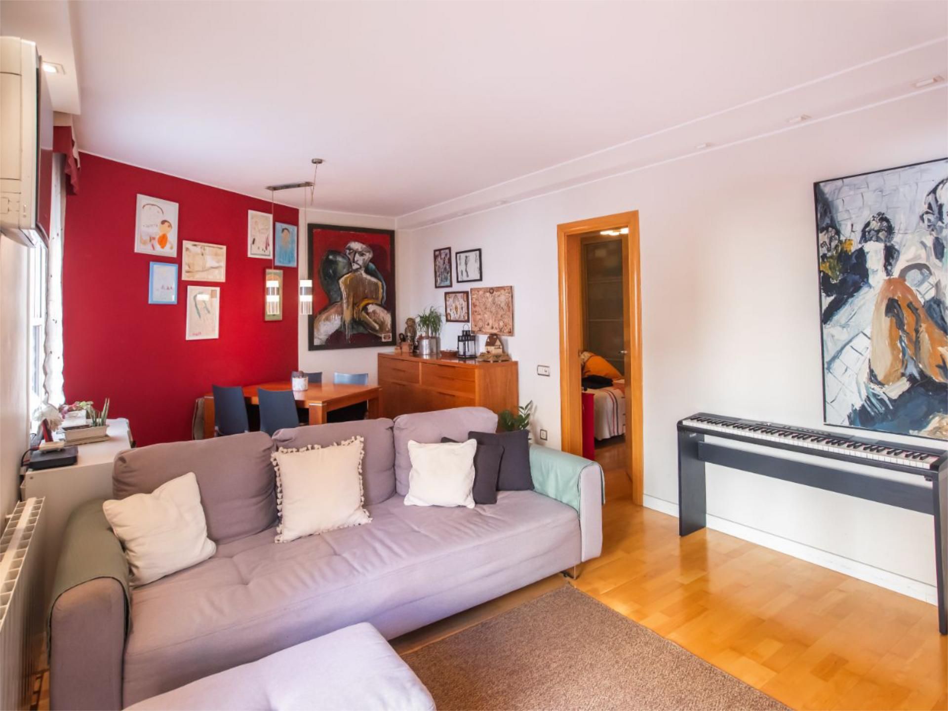 Living room of Flat for sale in Esplugues de Llobregat  with Air Conditioner, Terrace and Balcony