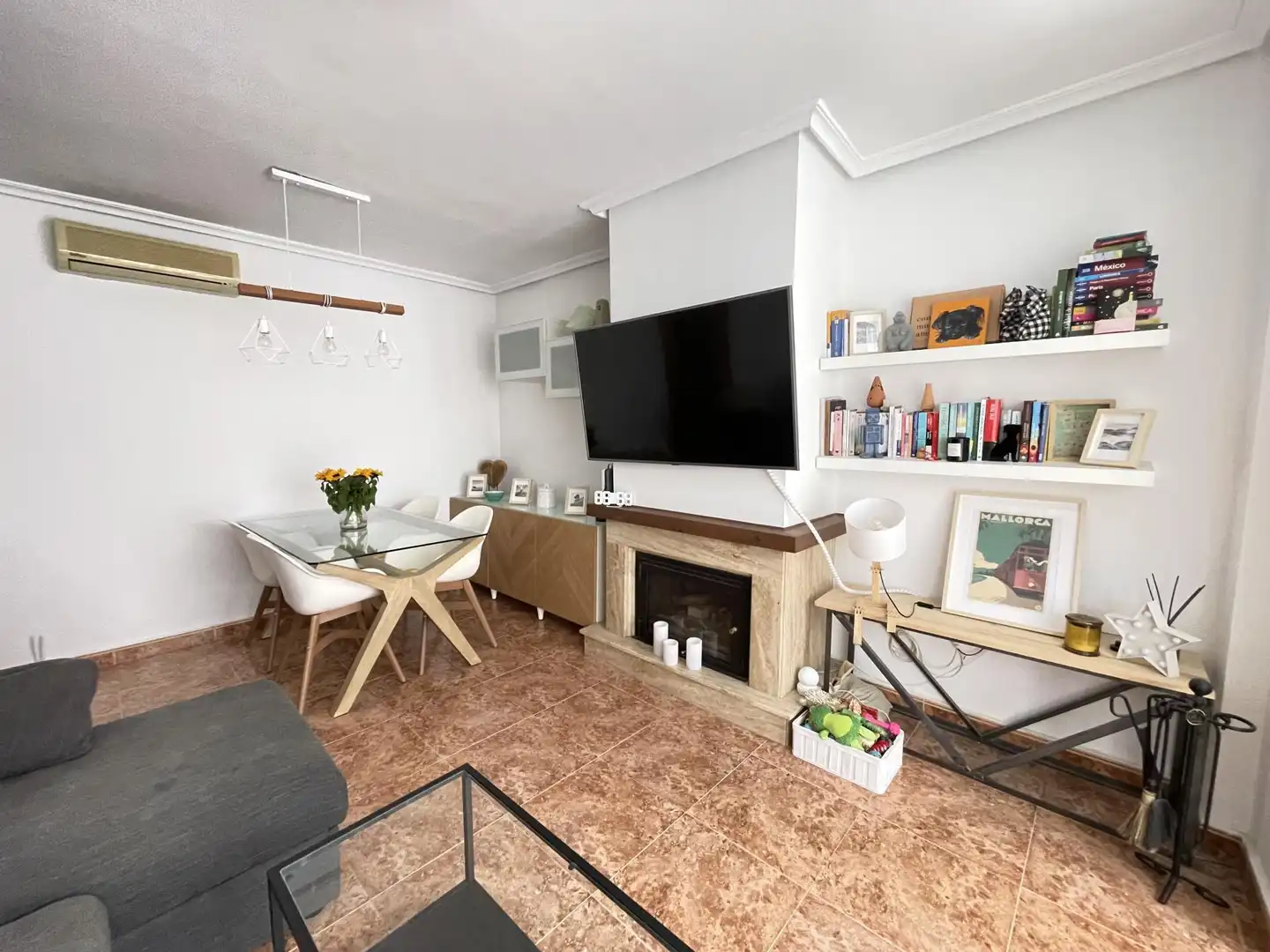 Wohnung zum Verkauf in Calle Carretera, 106, Huércal-Overa Wohnzimmer von Wohnung zum Verkauf in Huércal-Overa mit Klimaanlage und Balkon
