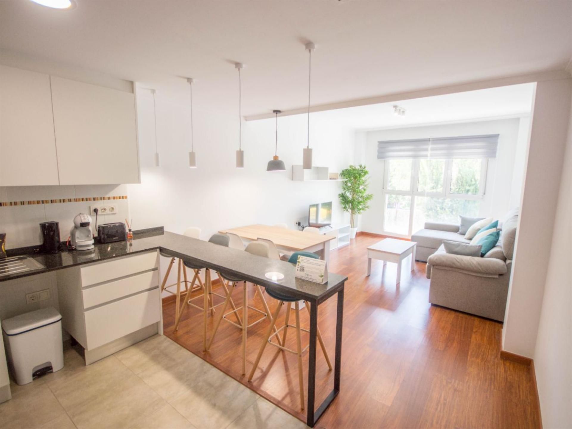 Sala d'estar de Pis en venda en Biar amb Aire condicionat, Jardí privat i Parquet