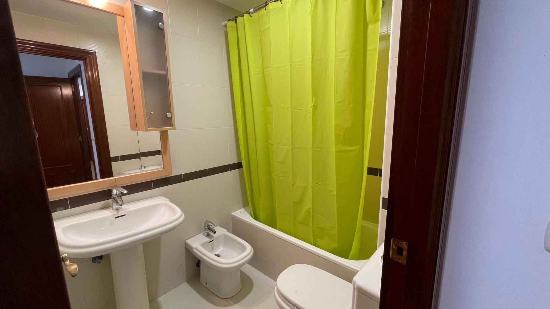 Bathroom of Flat to rent in  Huelva Capital  with Air Conditioner and Balcony