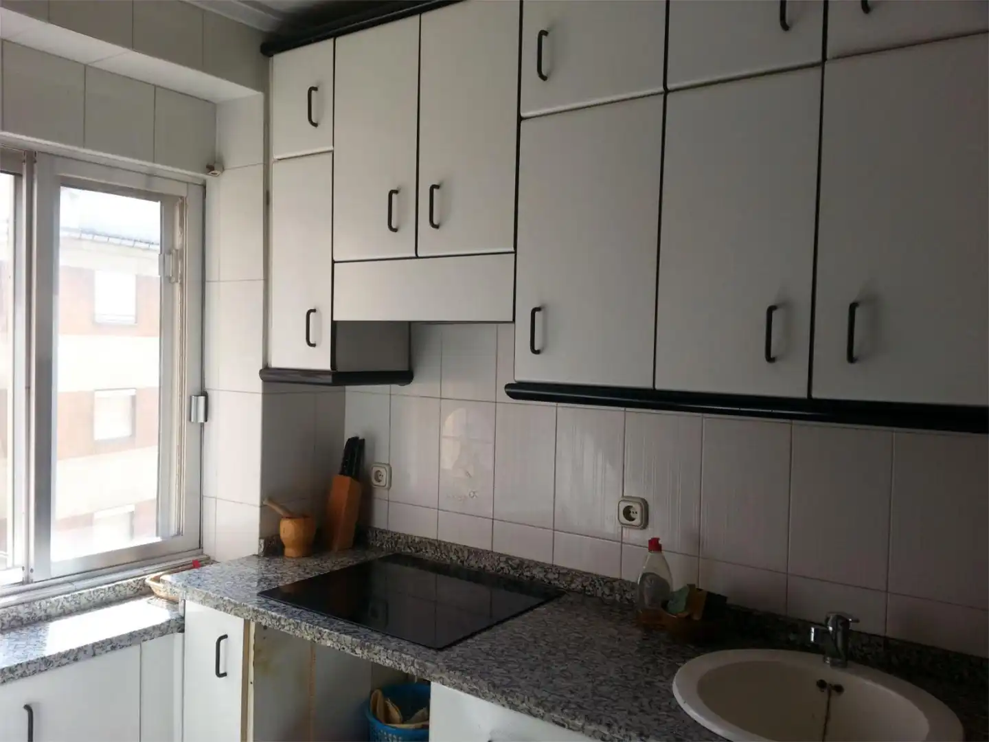 Room in Avenida de Mariano Andrés, 18, Las Ventas Kitchen of Flat for share in León Capital with Heating, Parquet flooring and Furnished