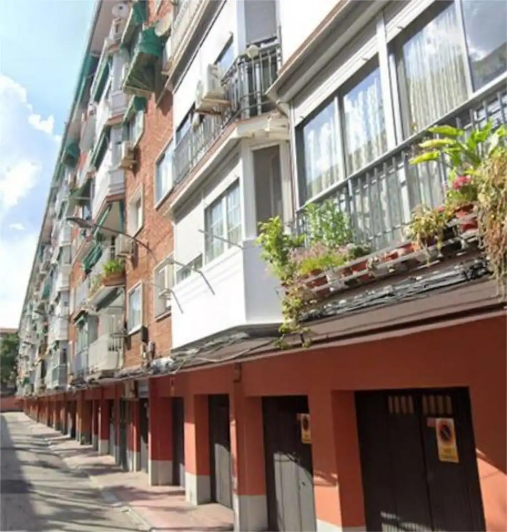 Vista exterior de Local de alquiler en Getafe
