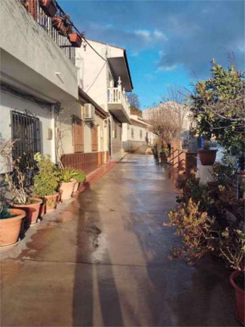 Vista exterior de Casa o xalet en venda en Iznalloz