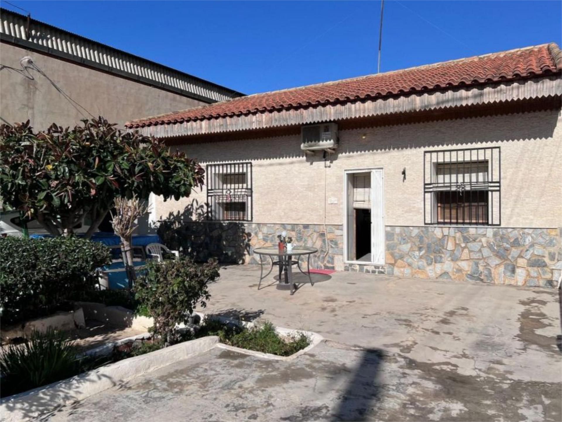 Vista exterior de Casa o xalet en venda en Orihuela amb Aire condicionat, Calefacció i Terrassa