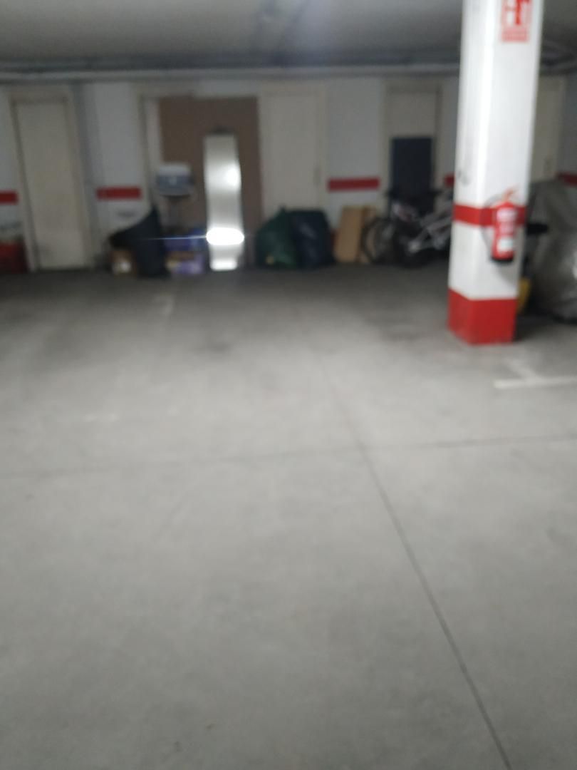 Garage to rent in Carballo