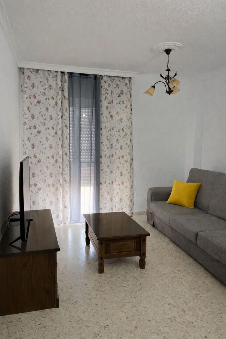 Sala d'estar de Pis en venda en La Línea de la Concepción amb Balcó