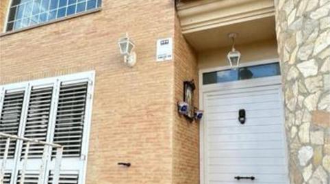 Foto 2 de Casa adosada en venda a Zona Avenida al Vedat, Torrent