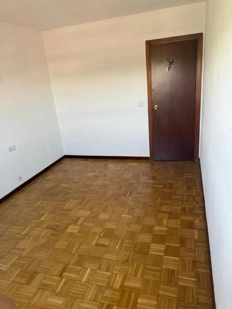 Wohnung zum Verkauf in Calle del Camino de los Vinateros, 53, Media Legua Schlafzimmer von Wohnung zum Verkauf in Madrid mit Heizung, Parkett und Abstellraum