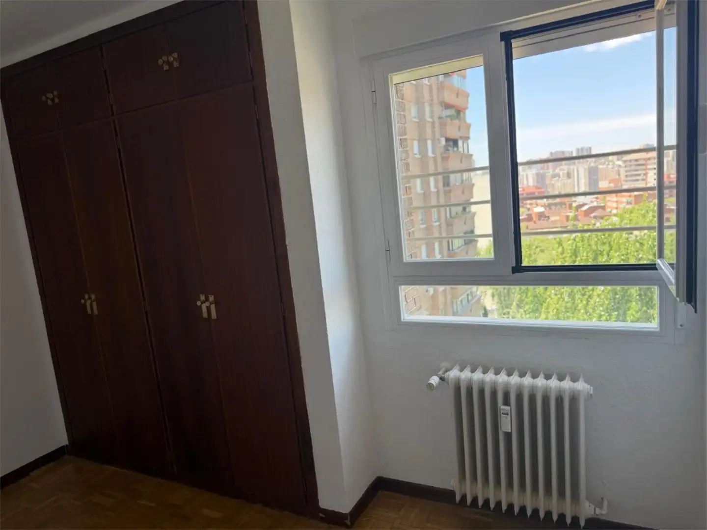 Wohnung zum Verkauf in Calle del Camino de los Vinateros, 53, Media Legua Schlafzimmer von Wohnung zum Verkauf in Madrid mit Heizung, Parkett und Abstellraum