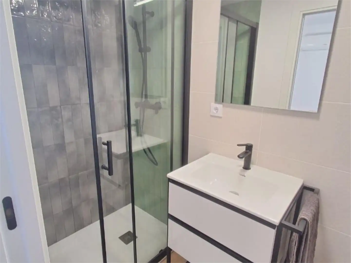 Baño de Piso en venta en Calpe / Calp con Aire acondicionado, Terraza y Piscina