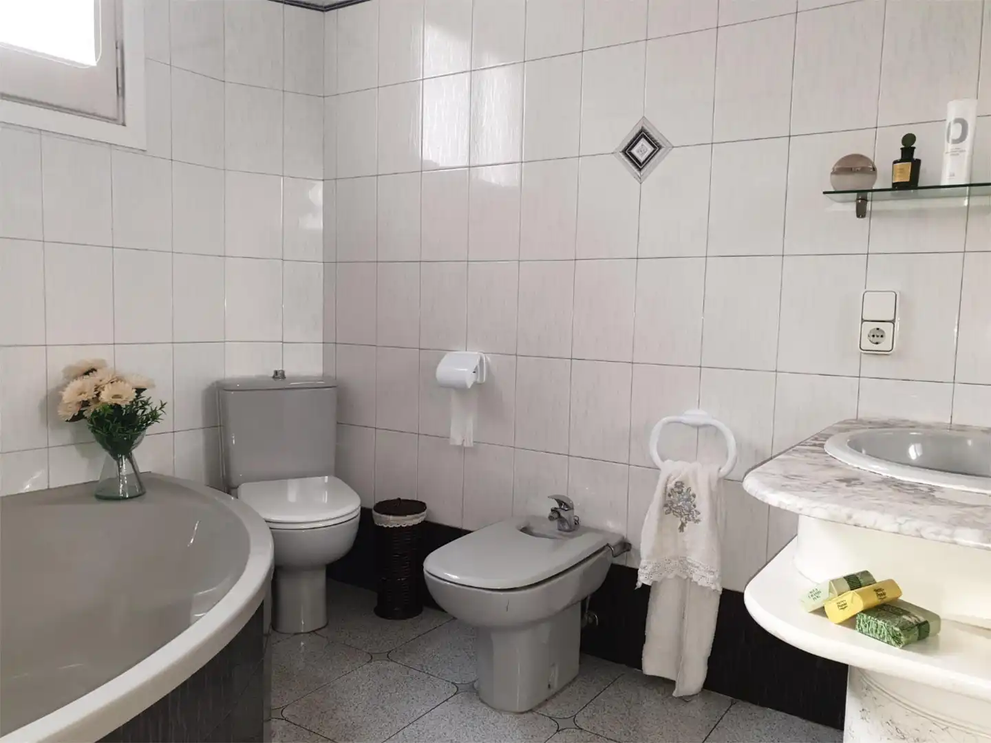 Casa adosada en venta en Martorell Baño de Casa adosada en venta en Martorell con Aire acondicionado, Terraza y Trastero