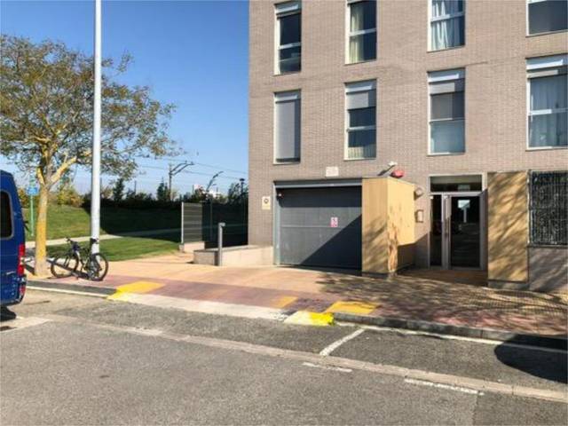 Garaje en Alquiler en Nuevo Artica