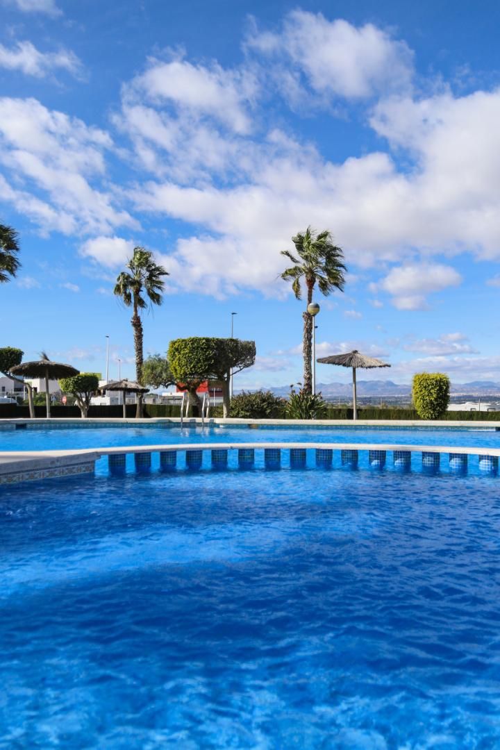 Piscina de Apartamento en venta en Santa Pola con Terraza y Balcón