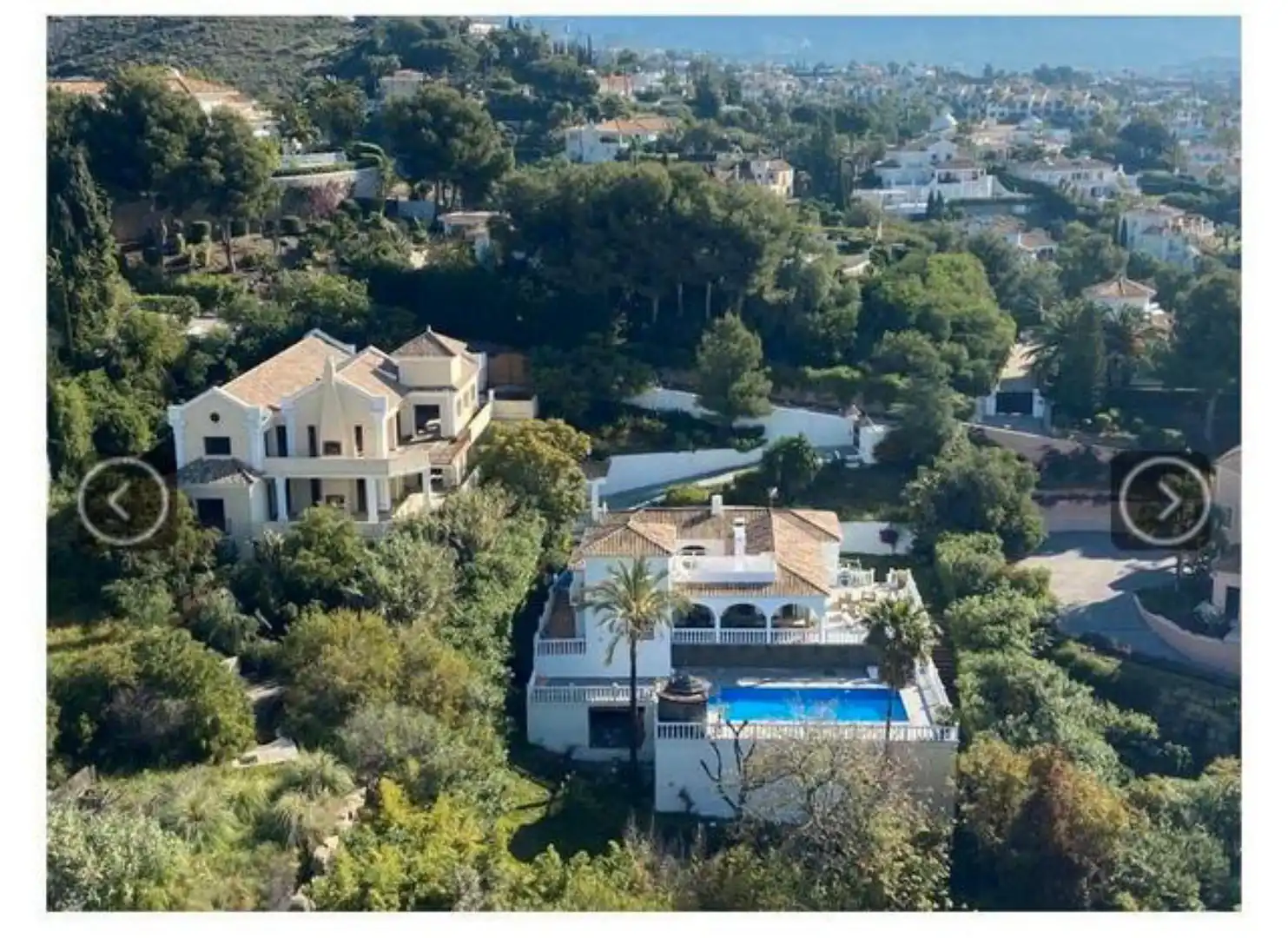 Vista exterior de Casa adosada en venda en Estepona amb Terrassa i Piscina