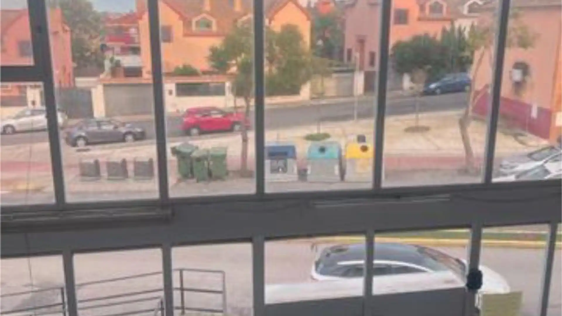 Parkplatz von Geschaftsraum zur Miete in Espartinas mit Klimaanlage