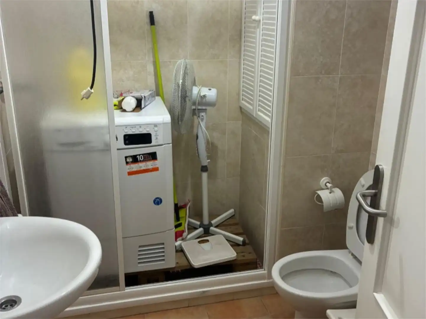 Flat for sale in Calle Carril Bajo, 23, Setenil de las Bodegas Bathroom of Flat for sale in Setenil de las Bodegas with Air Conditioner, Heating and Private garden