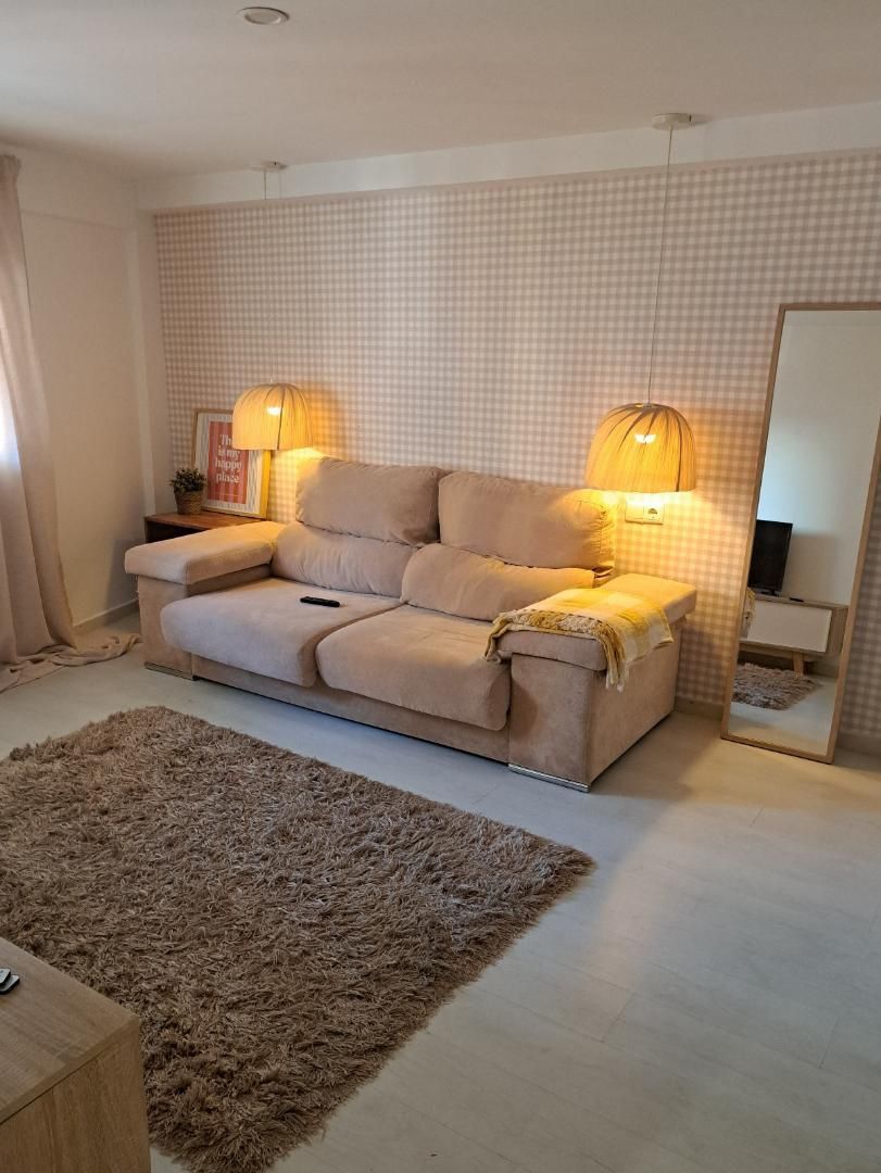 Sala d'estar de Pis de lloguer en Rianxo amb Moblat, Forn i Rentadora