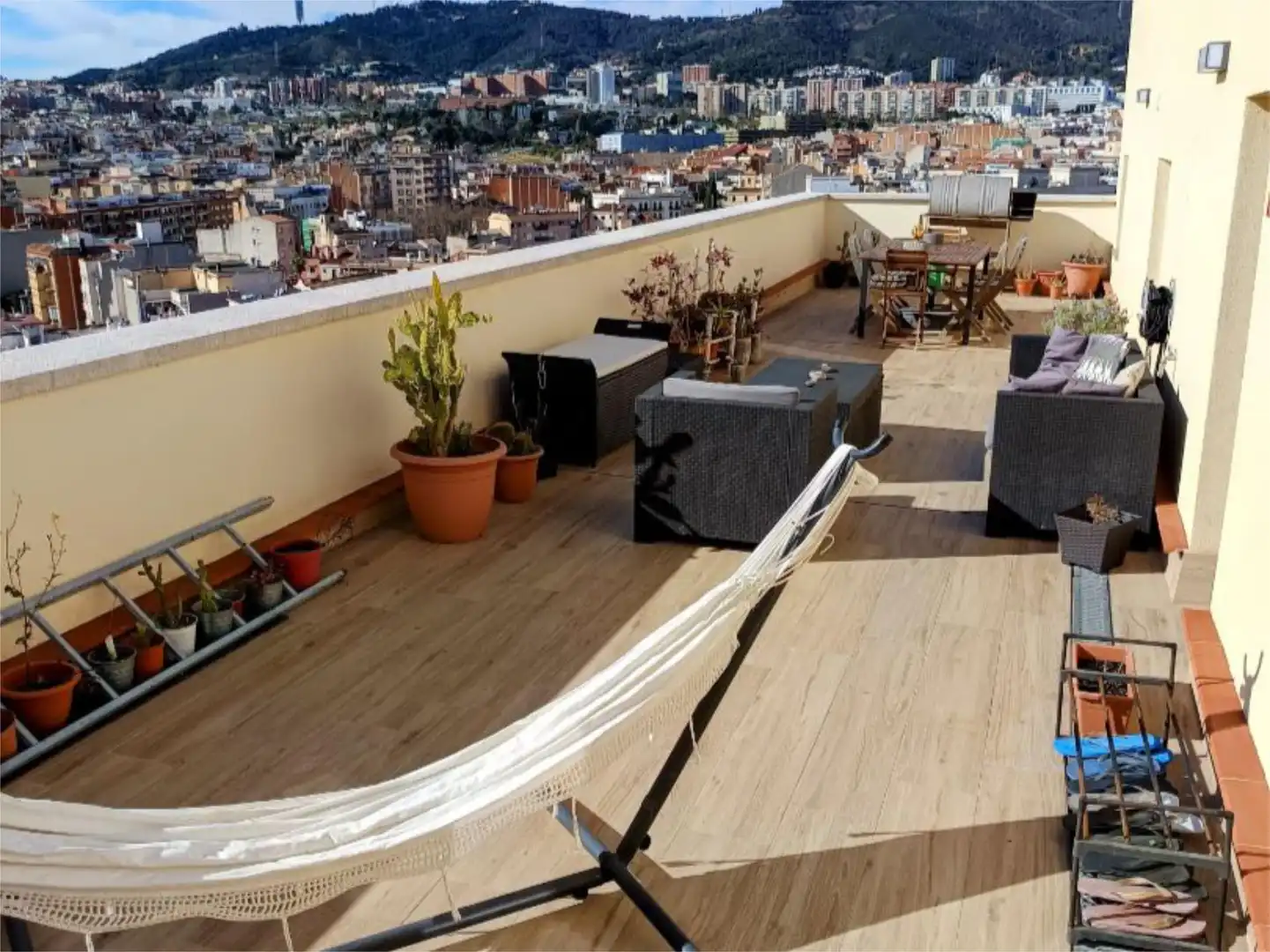 Wohnung zum Verkauf in Carrer de la Vall d'Ordesa, 15, El Turó de la Peira Terrasse von Wohnung zum Verkauf in Barcelona mit Klimaanlage, Heizung und Parkett