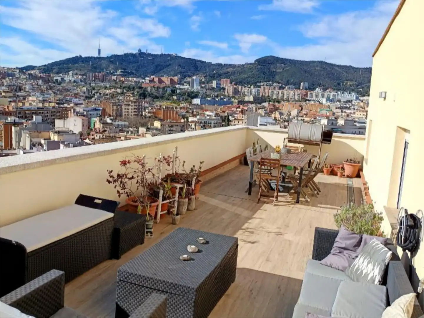 Terrasse von Wohnung zum Verkauf in  Barcelona Capital mit Klimaanlage, Heizung und Parkett